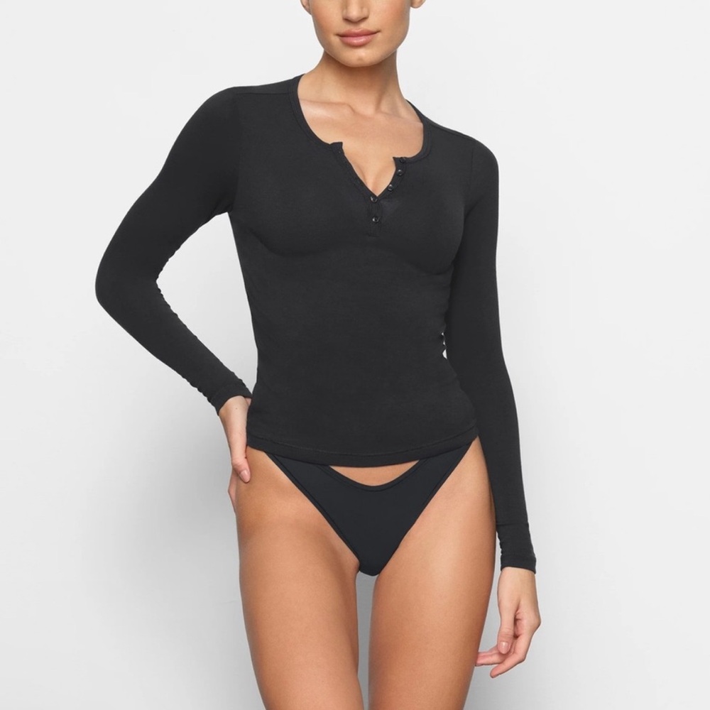 🖤SKIMS VINTAGE LONG SLEEVE HENLEY WASHED ONYX M
